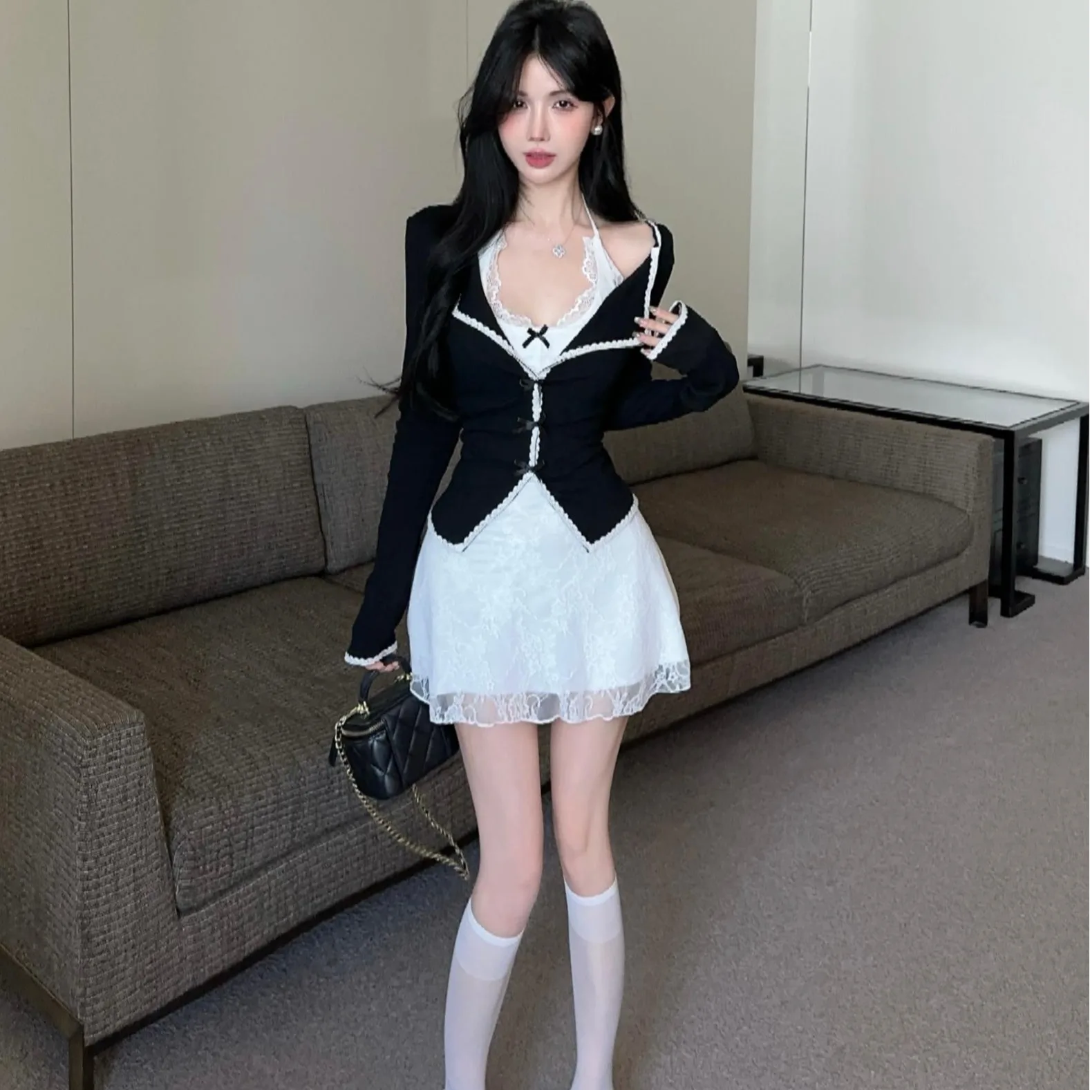 甘いレースのトリムが施されたドット柄のノットトップとツーピースセット、レディースファッション、秋冬のシックなロングスリーブ、ワンショルダー