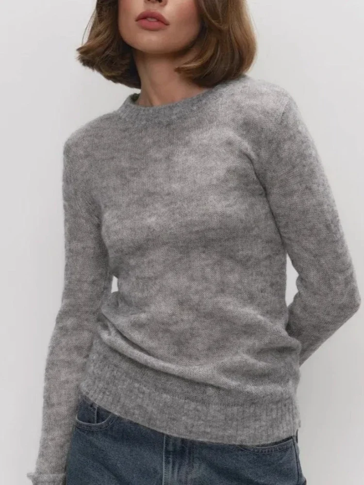 เสื้อไหมพรมคอเต่าแบบใหม่สำหรับฤดูใบไม้ร่วงและฤดูหนาว เสื้อสเวตเตอร์หรูหราสำหรับผู้หญิง เสื้อถักลำลอง เสื้อแขนยาวเนื้อนุ่ม เสื้อผ้าผู้หญิง