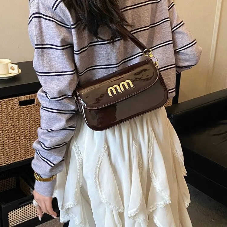 

Простые элегантные кожаные сумки для подгузников для женщин, модная сумка через плечо, вместительная сумка-тоут, минималистичная дизайнерская сумка для поездок на работу