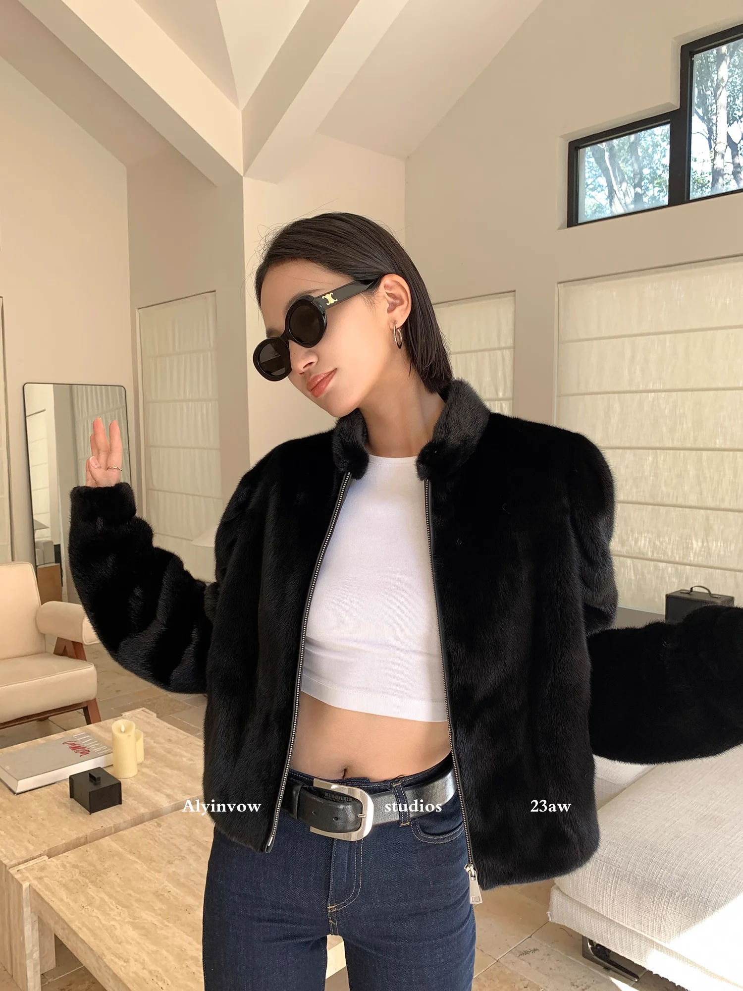 HDHOHR 2025 New100% Real Mink Fur Coat Women Fashion Essential Natural Mink Coat Warm Short Leather Outerwear Winter Fur Jacket