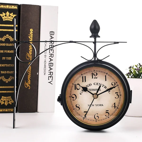 

Outdoor Wall Clock Hanging Retro Double Sided Battery Powered Metal Mount Vintage Garden Coffee Bar Decoration Round Station