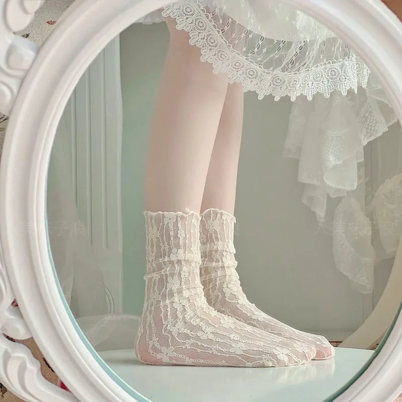 

5 pairs Women Socks Retro Lace Floral Mesh Cute Socks Thin Middle Tube Transparent Socks Girl Sweet Breathable women Socks