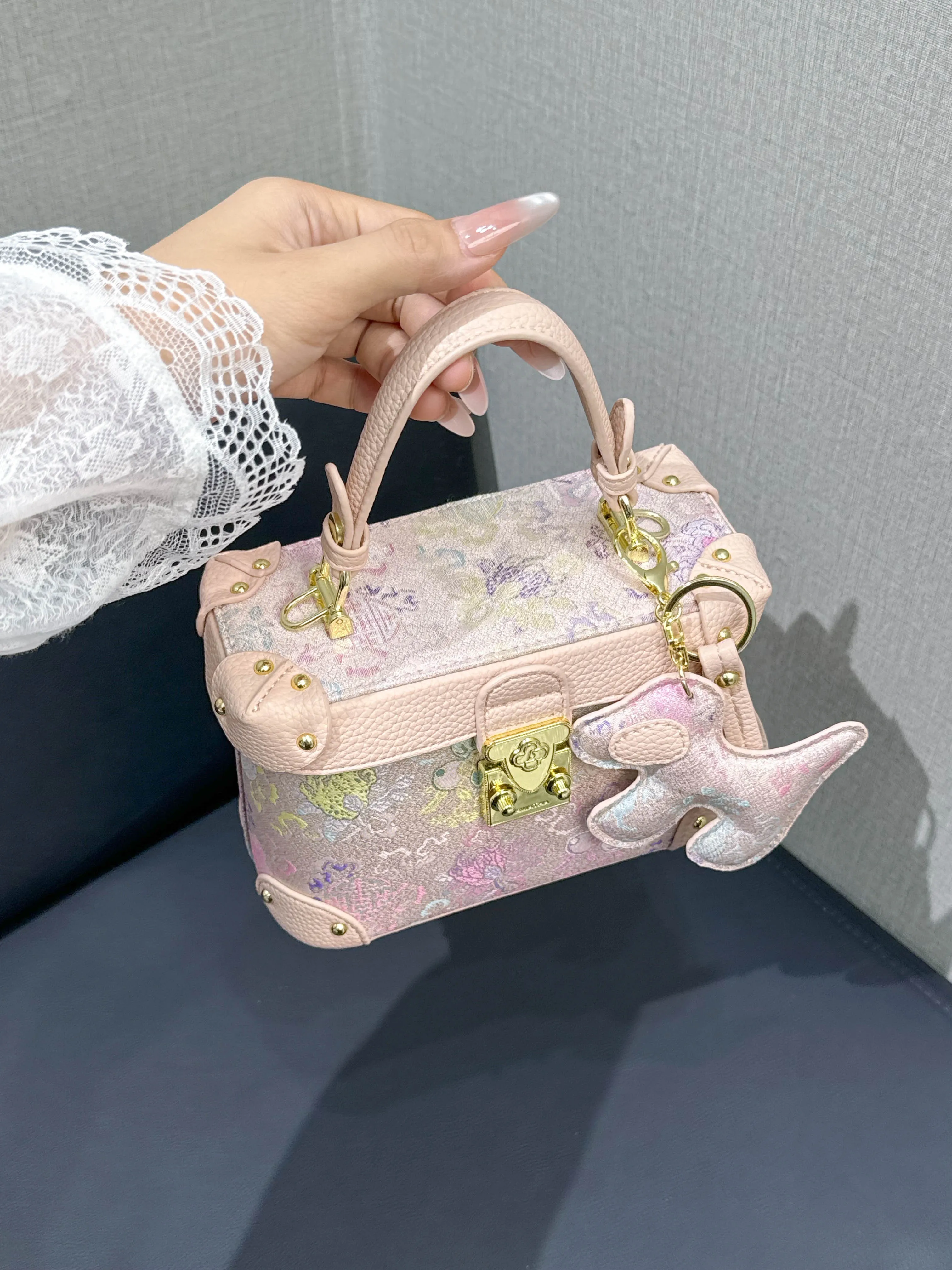 amiciyah-sweet-lady-style-embroidered-box-bag-women's-crossbody-handbag-commuter-versatile-2026-new-summer-leather-wallet