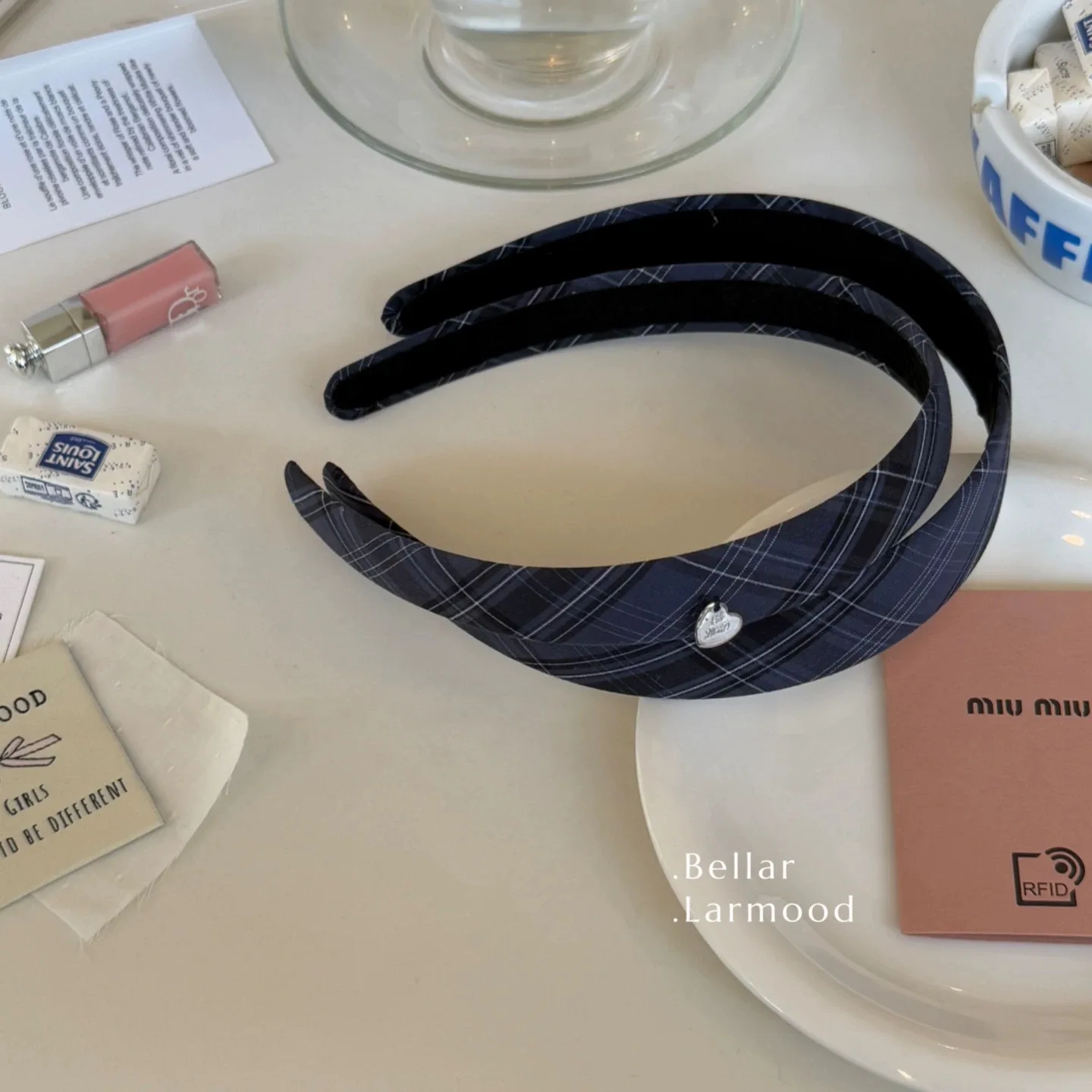 1 Stück marineblaue karierte Haar-Stirnbänder mit Herz-Dekor, stilvoller Haarschmuck für Frauen, süße Haarbänder für den Alltag und Partykleidung – Detail 11