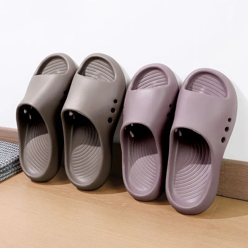 

New Men Bathroom Slippers Breathable Slides Non-Slip Women Fashion Sandals Soft EVA Flip Flops Shower Shoe Home Thick Sole Flats