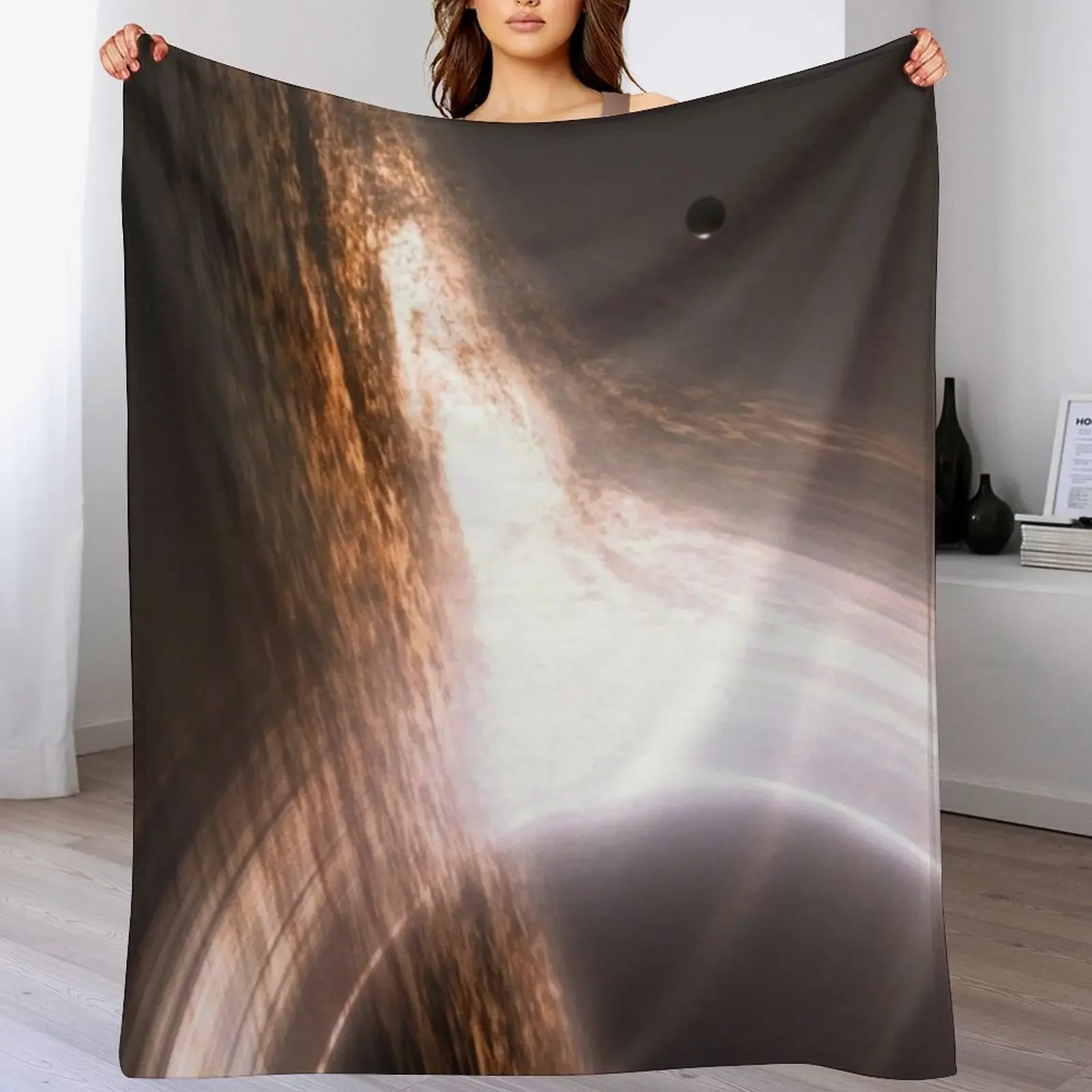 

Interstellar Gargantua Black Hole Throw Blanket Warm sofa bed Bed linens Luxury Designer Blankets