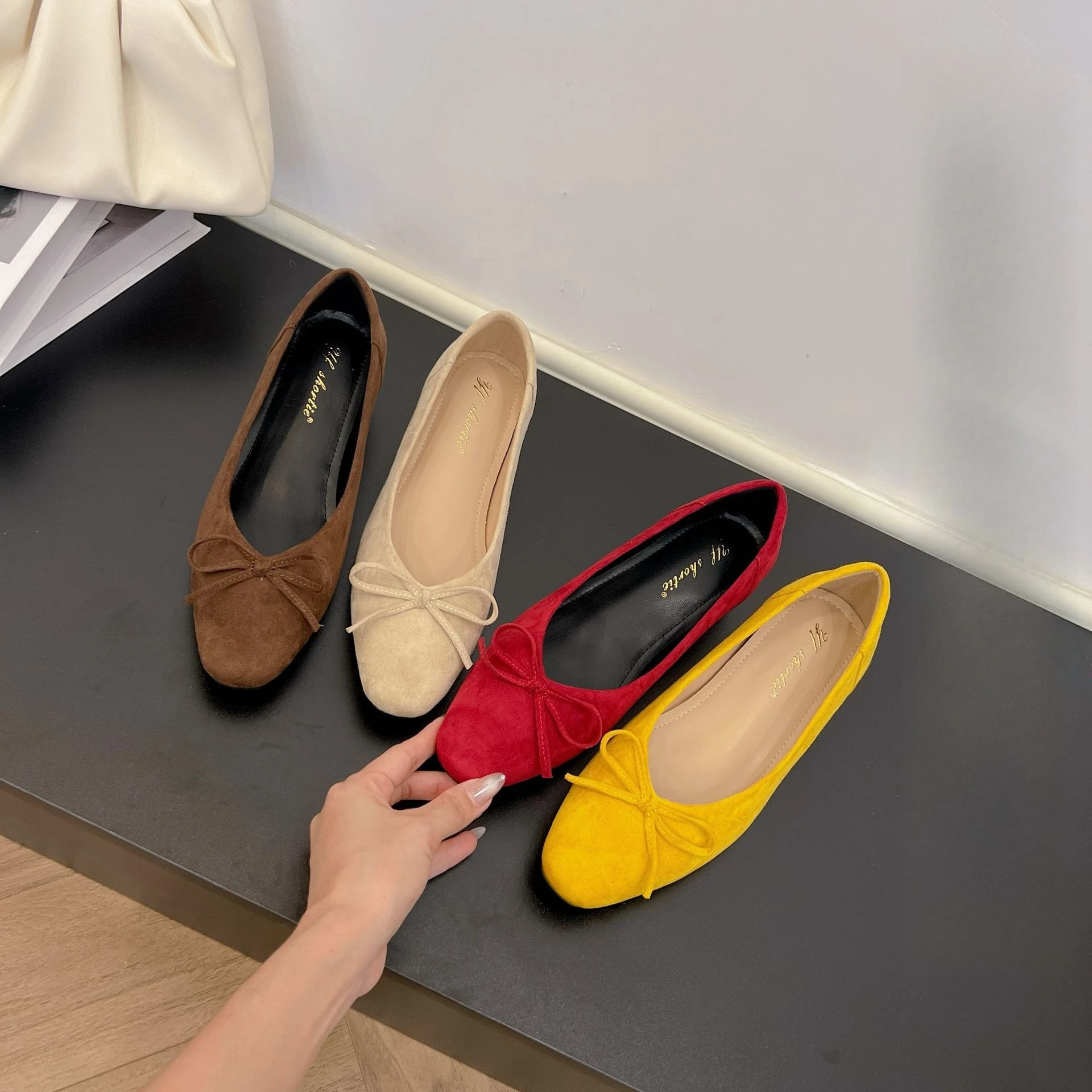 ΠΠ΅Π½ΡΠΊΠΈΠ΅ ΠΎΡΠΈΡΠ½ΡΠ΅ ΡΠ΄ΠΎΠ±Π½ΡΠ΅ ΠΏΠΎΠ²ΡΠ΅Π΄Π½Π΅Π²Π½ΡΠ΅ ΡΡΡΠ»ΠΈ Π±Π΅Π· ΡΠ½ΡΡΠΎΠ²ΠΊΠΈ ΠΈΠ· ΠΌΡΠ³ΠΊΠΎΠΉ Π·Π°ΠΌΡΠΈ Π½Π° ΡΠΊΡΡΡΠΎΠΌ ΠΊΠ°Π±Π»ΡΠΊΠ΅ 5 ΡΠΌ Ρ ΠΊΡΡΠ³Π»ΡΠΌ Π½ΠΎΡΠΊΠΎΠΌ ΠΈ Π±Π°Π½ΡΠΎΠΌ (ΠΊΠΎΡΠΈΡΠ½Π΅Π²ΡΠΉ/Π±Π΅ΠΆΠ΅Π²ΡΠΉ/ΠΊΡΠ°ΡΠ½ΡΠΉ/ΠΆΠ΅Π»ΡΡΠΉ) ΠΠ΅Π½ΡΠΊΠΈΠ΅ ΠΎΡΠΈΡΠ½ΡΠ΅ ΡΠ΄ΠΎΠ±Π½ΡΠ΅ ΠΏΠΎΠ²ΡΠ΅Π΄Π½Π΅Π²Π½ΡΠ΅ ΡΡΡΠ»ΠΈ Π±Π΅Π· ΡΠ½ΡΡΠΎΠ²ΠΊΠΈ ΠΈΠ· ΠΌΡΠ³ΠΊΠΎΠΉ Π·Π°ΠΌΡΠΈ Π½Π° ΡΠΊΡΡΡΠΎΠΌ ΠΊΠ°Π±Π»ΡΠΊΠ΅ 5 ΡΠΌ Ρ ΠΊΡΡΠ³Π»ΡΠΌ Π½ΠΎΡΠΊΠΎΠΌ ΠΈ Π±Π°Π½ΡΠΎΠΌ (ΠΊΠΎΡΠΈΡΠ½Π΅Π²ΡΠΉ/Π±Π΅ΠΆΠ΅Π²ΡΠΉ/ΠΊΡΠ°ΡΠ½ΡΠΉ/ΠΆΠ΅Π»ΡΡΠΉ)