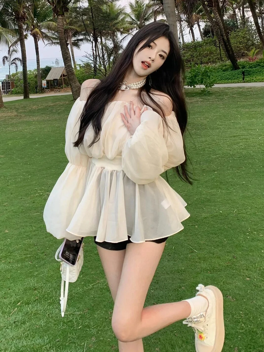 

Elegant Slimming One-Shoulder Waist-Cinching Spring 2026 Women's Fashionable Shirt Korean Style Bubble Sleeve Polyester Fiber