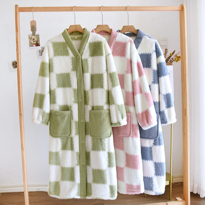 

Contrast Checkered Flannel V-Neck Nightgown Coral Fleece Thickened Bathrobe Warmth Loose Fitting Casual Home Clothes Nightdress