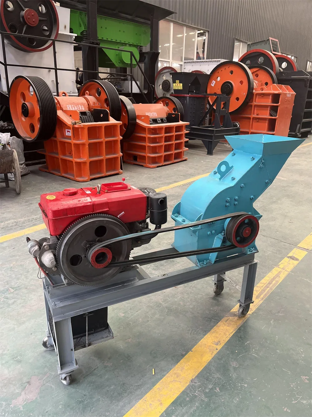 Small Size Mobile Pc200*300 Stone Hammer Mill Rock Crusher Machine With D iesel Engine