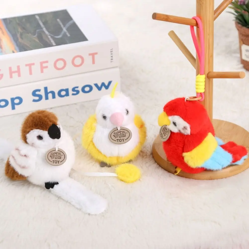Simulazione pappagallo peluche ciondolo borsa ciondolo uccelli magnetici cinturino a scatto animali di peluche Kawaii animali a spalla in piedi