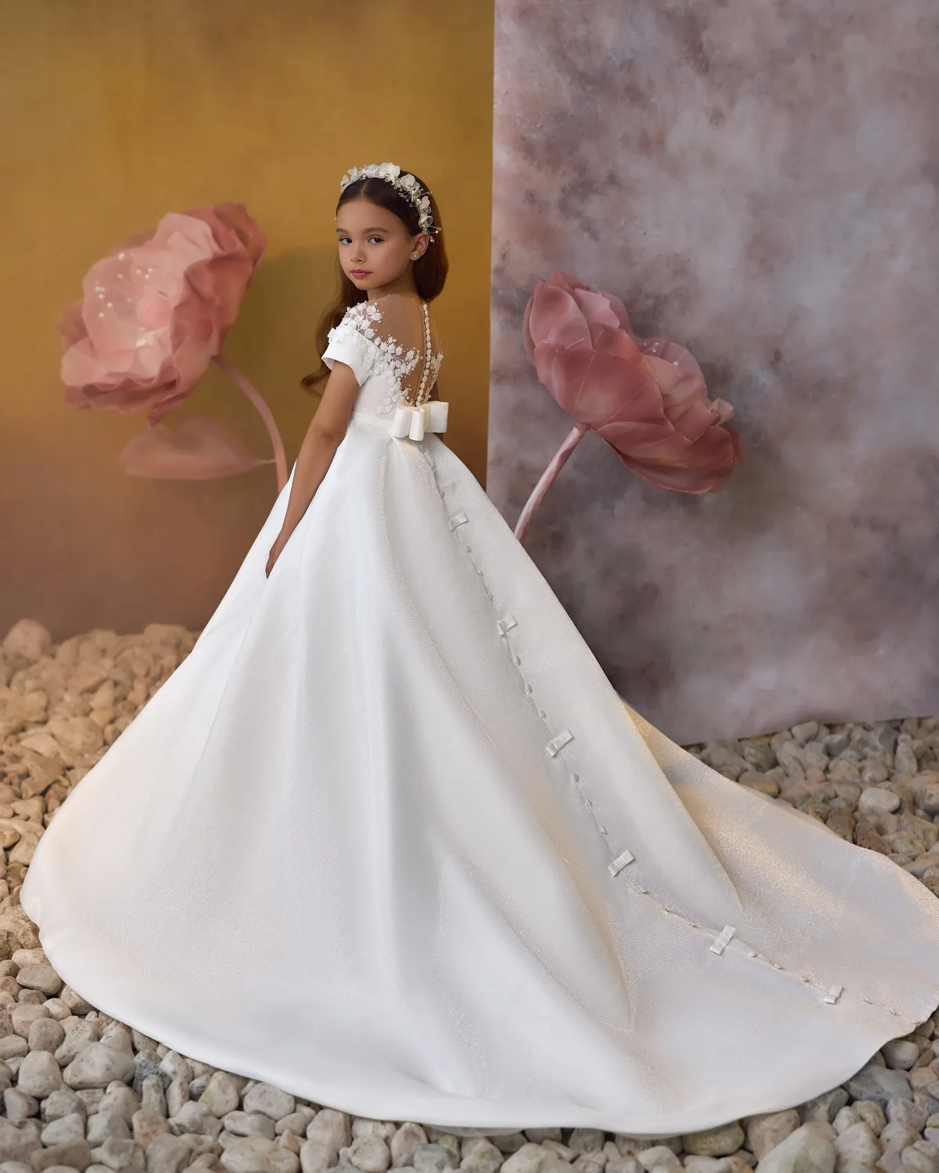 Robes de demoiselle d'honneur en satin blanc pour mariage, robes de première communion de bébé perlées personnalisées pour petites filles, fête d'anniversaire