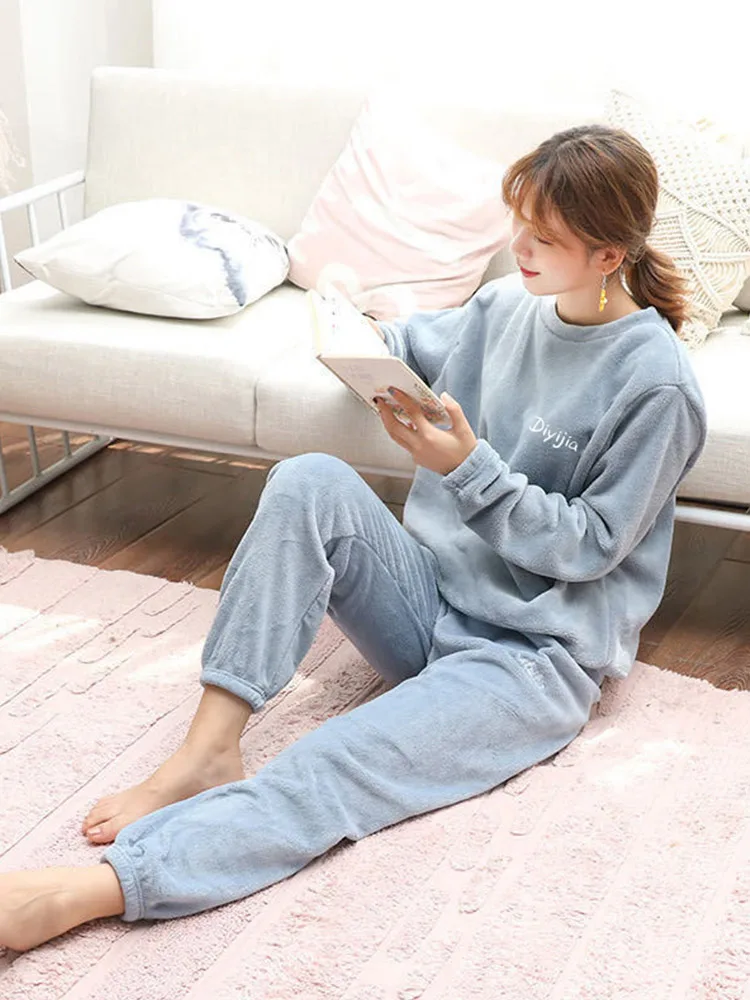 Frauen Samt Pyjama Set lose Top und elastische Taille Hosen nach Hause lässig warmen Woll anzug Frauen 2024 Herbst Winter