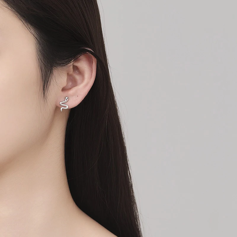 الثقة ديفيس ريال 925 فضة المرأة قرط الاذن المرصع موضة الأفعى دوامة أقراط للنساء مجوهرات للبنات هدايا DS4246