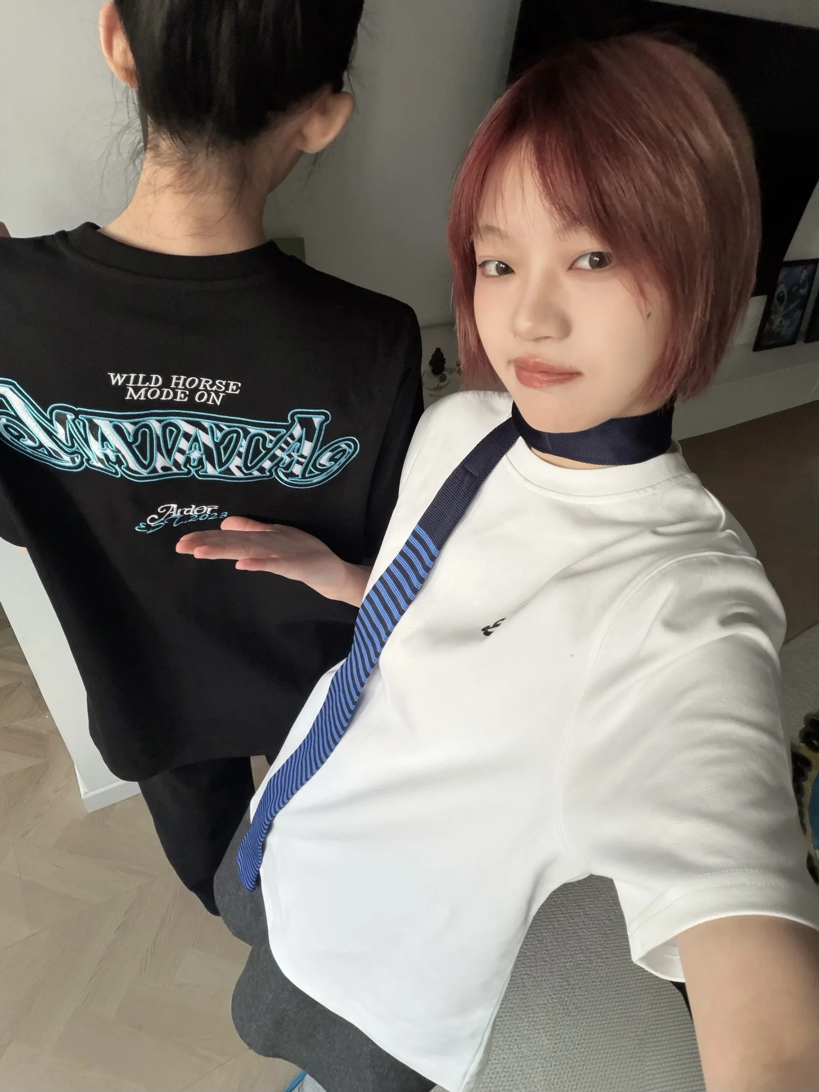 

Y2NG Year Limited Edition Футболка с вышивкой и принтом волос для пар, с коротким рукавом, повседневная, комбинированная, из хлопка и полиэстера, белая...