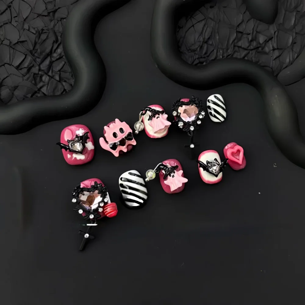 

Ручной работы Hallows'Day Kawaii Press on Nails Милый призрак Короткий дизайн Многоразовые клейкие накладные ногти Искусственные кончики ногтей с полным покрытием