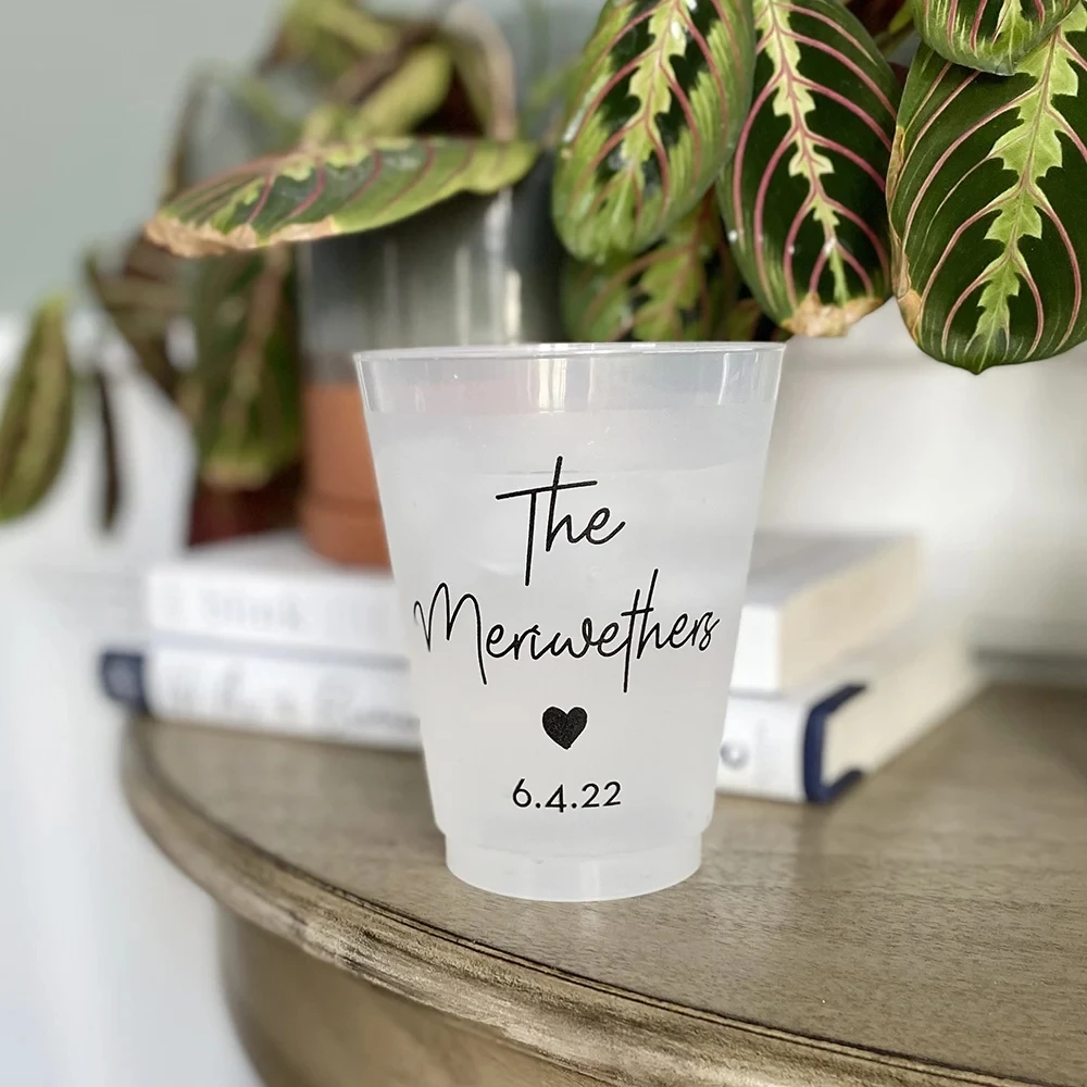 

10 шт., пластиковые матовые стаканчики на заказ, небьющиеся гибкие стаканчики, персонализированные сувениры для свадебной вечеринки для гостей, 12 унций/16 унций, коктейльная чашка