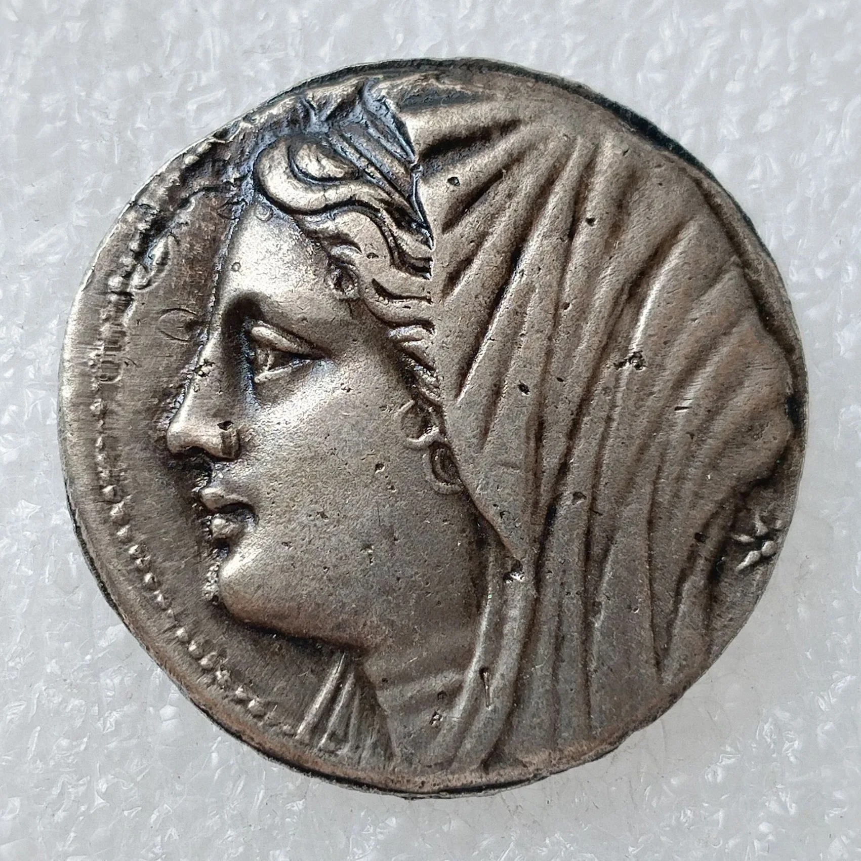 

Ancient Roman Greek Lrregularly Shaped Coins Exquisitely Hand-Polished Magic Props Birthday Gifts Home Decoration Collection