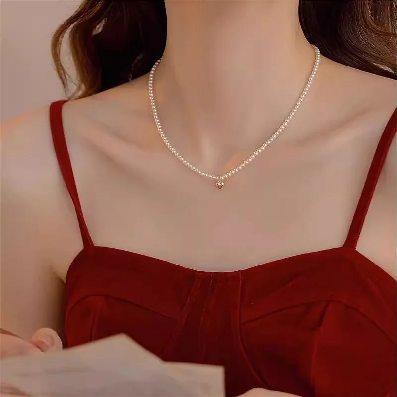 New Love Pearl Pendant Necklace Women's Light Luxury Temperament High-end Clavicle Chain Fashion Popular Niche Necklace