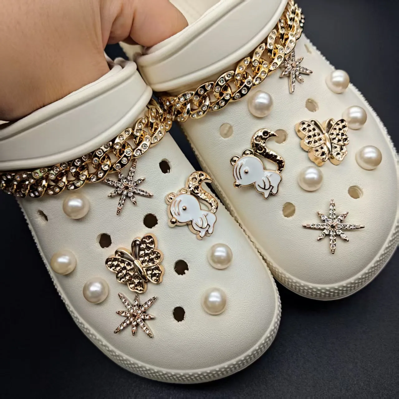 

Dazzling Shoe Charms for Crocs Cute Squirrel Pearl Decorations Set Women Butterfly Garden Shoe Pins Slipper Accessories Decor
