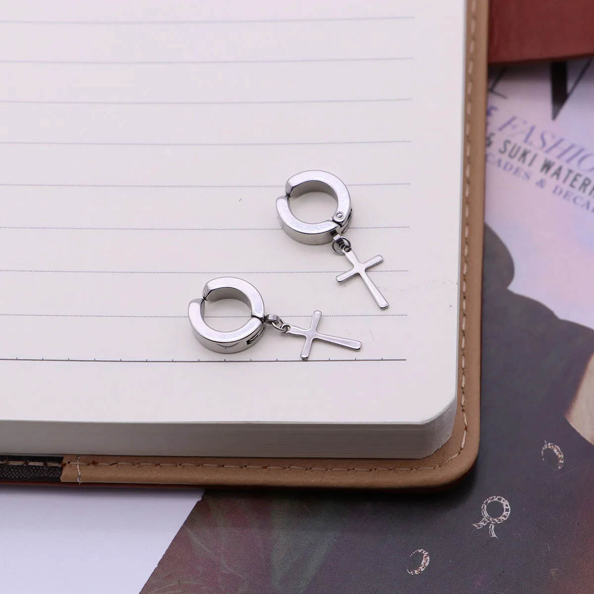 

2pcs Ear Cuff Clip On Earrings No Piercing Women Men Anti Allergy Durable Daily Jewelry Steel Color Cross Design Fashion Ear
