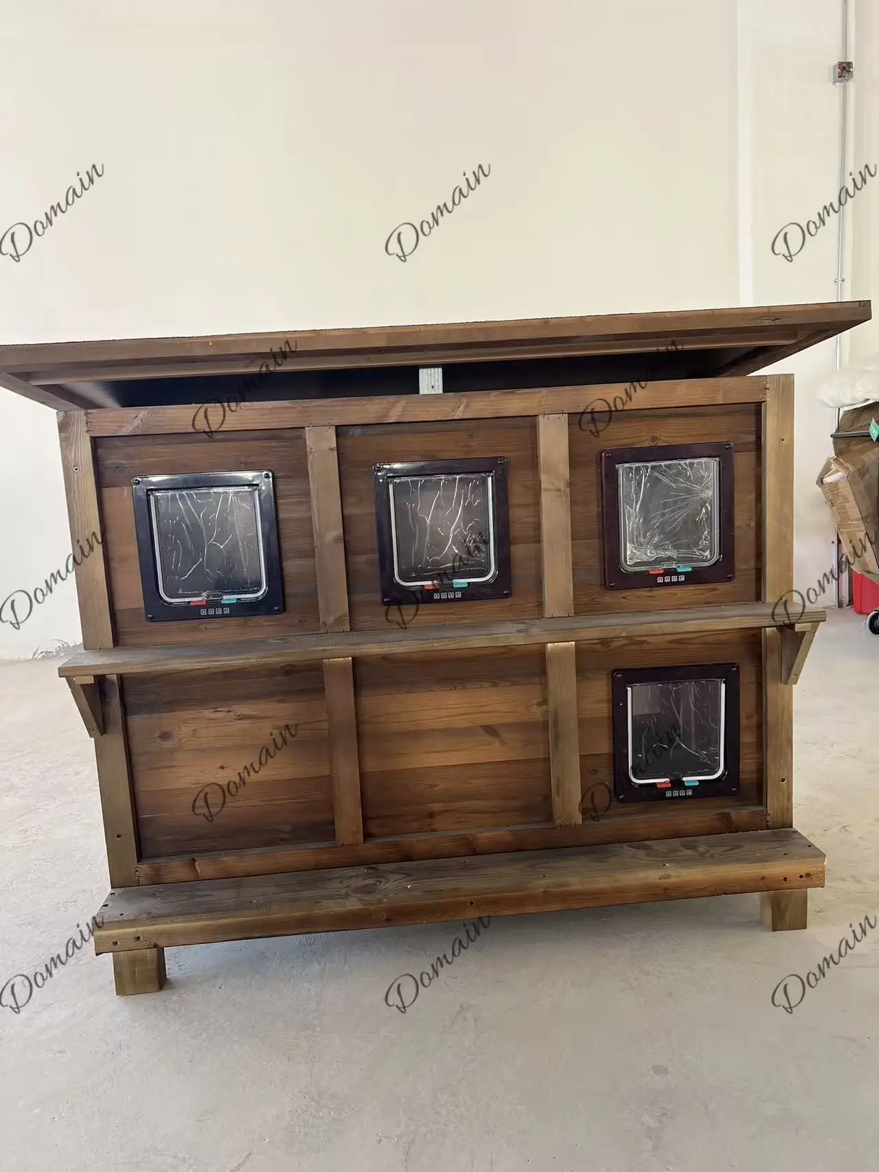 Cat house Outdoor rainproof and cold-proof house Cold-resistant and warm Wooden outdoor cat villa