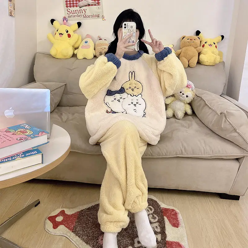 

Зимние пижамы с рисунком Chiikawa Miss, одежда для отдыха с героями мультфильмов, большой размер, милый утепленный костюм для девочек из кораллового флиса, костюм для отдыха