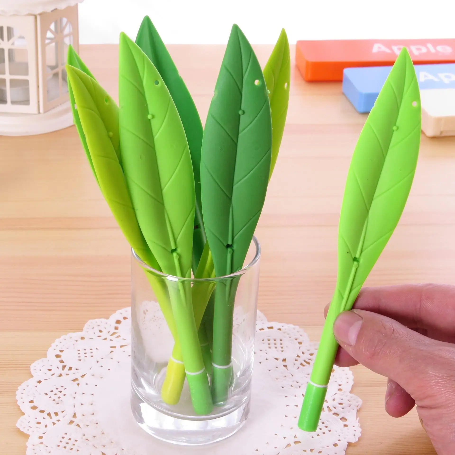 1pcs School Stationery Creative Green Grass-blade Memory Bending Neutral Pen 0.5mm Silicone Gel 