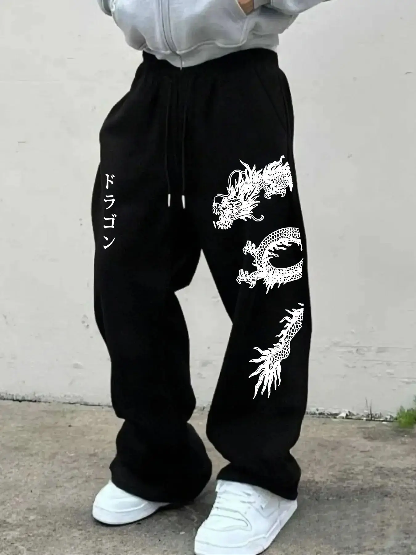 

Dragon-patterned straight-leg sport pants, casual street style, comfortable and breathable fabric, spring/summer collection.