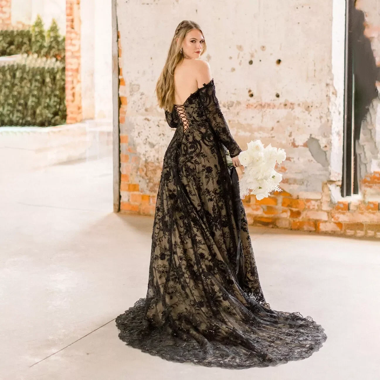 고딕 블랙 레이스 웨딩 드레스 오프 어깨 긴 소매 빈티지 신부 가운 백리스 코르셋 a 라인 맞춤형 Boho Vestido