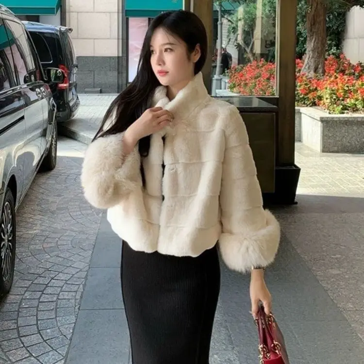 2025 New Fashionable Raccoon Jacket for Women's Fashion Coats Real Fur Coat Round Neck Warm Thick Detachable New Style Wh137