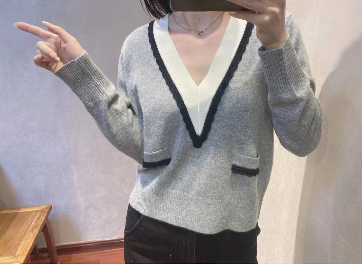 Women's Sweater Contrast V-neck Casual Loose Ladies Short Knitted Pullover Early Autumn New