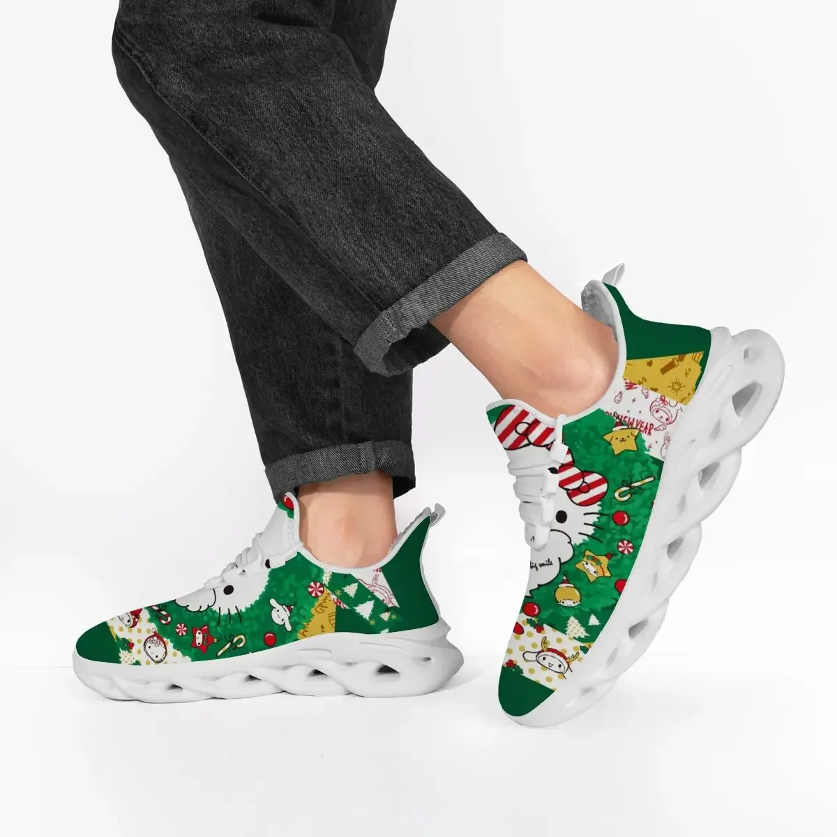 أحذية رياضية كرتونية لعيد الميلاد أحذية نسائية مخصصة أحذية ديزني هالو كيتي مبطنة بالصوف أحذية رياضية للجري والمشي