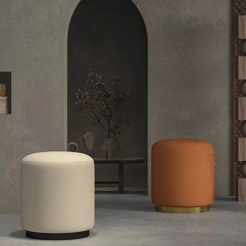 

Современный прочный экологичный табурет для спальни с каркасом из массива дерева, обитый бархатом, для небольших квартир, в стиле легкой роскоши, гарантия 1 год