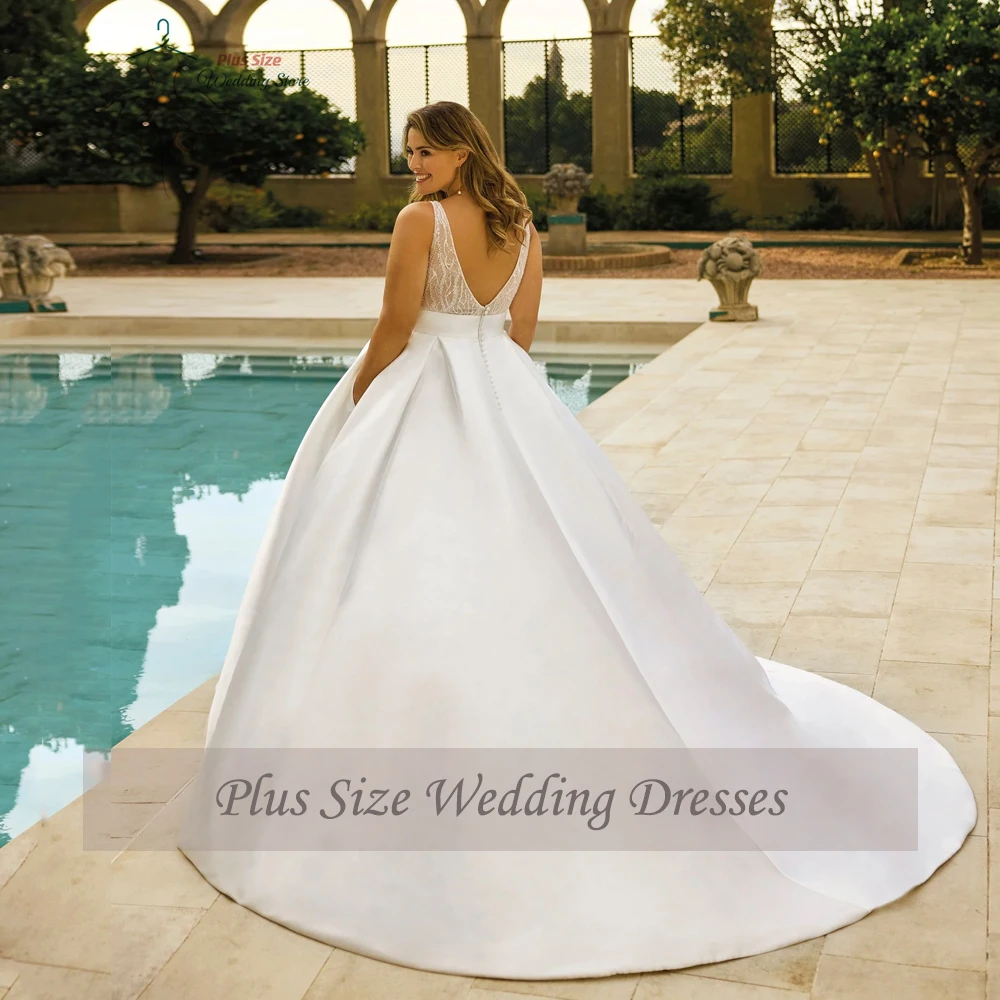 Elegant A-Line Wedding Dresses Plus Size V Neck Sleeveless Illusion Bride Gowns Sequined Floor Length A-Line Robe De Mariee