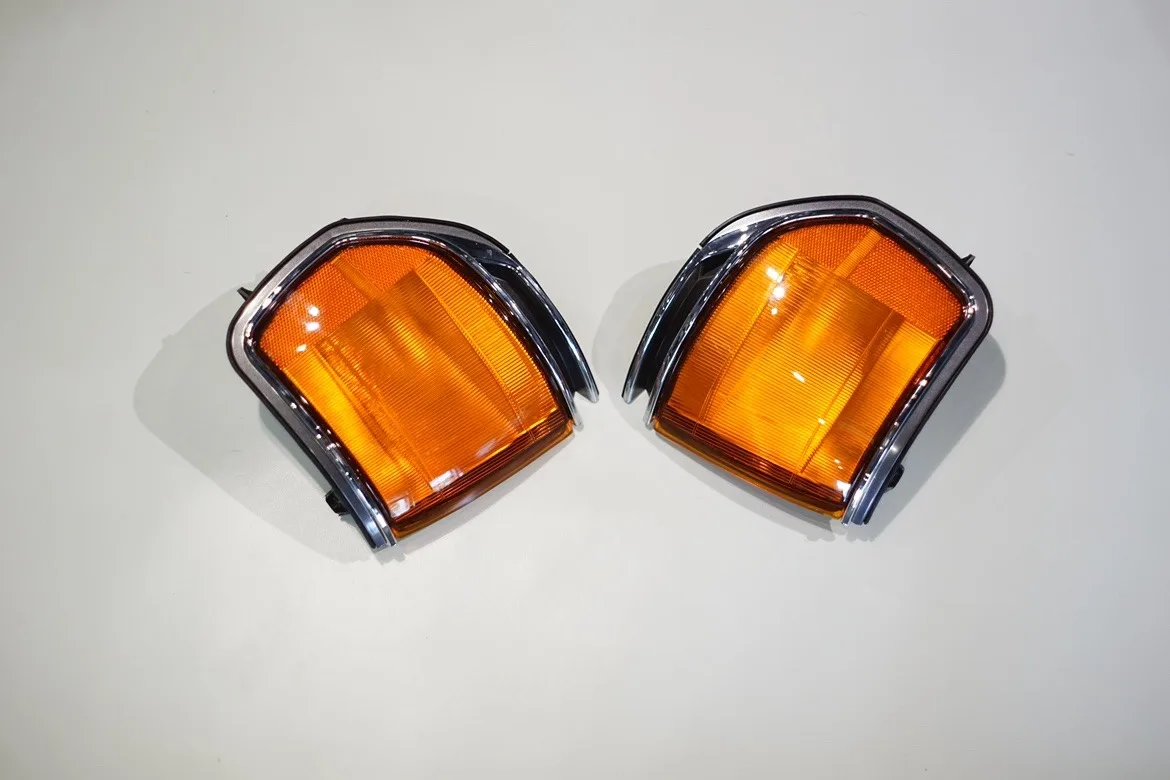 Signal Lamp Assembly For Toyota LC80 Land Cruiser US Version FJ80