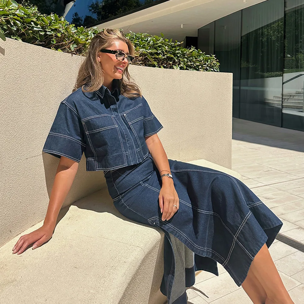 

Комплекты платьев из двух предметов Джинсовые юбки Однобортные стираные блузки Юбка длиной до щиколотки Свободный крой Повседневные карманы Сращенная осень