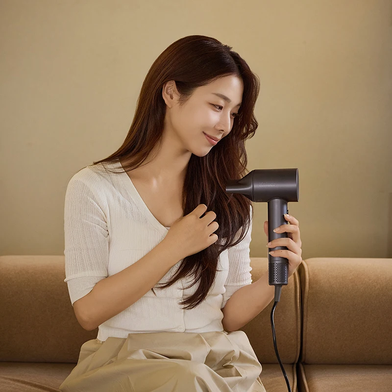 [شحن في نفس اليوم] مجفف شعر أنيون فائق السرعة من Blow-X مع محرك Bldc، لون بيج/رمادي، فوهة مغناطيسية، وحامل متضمن Khd-39