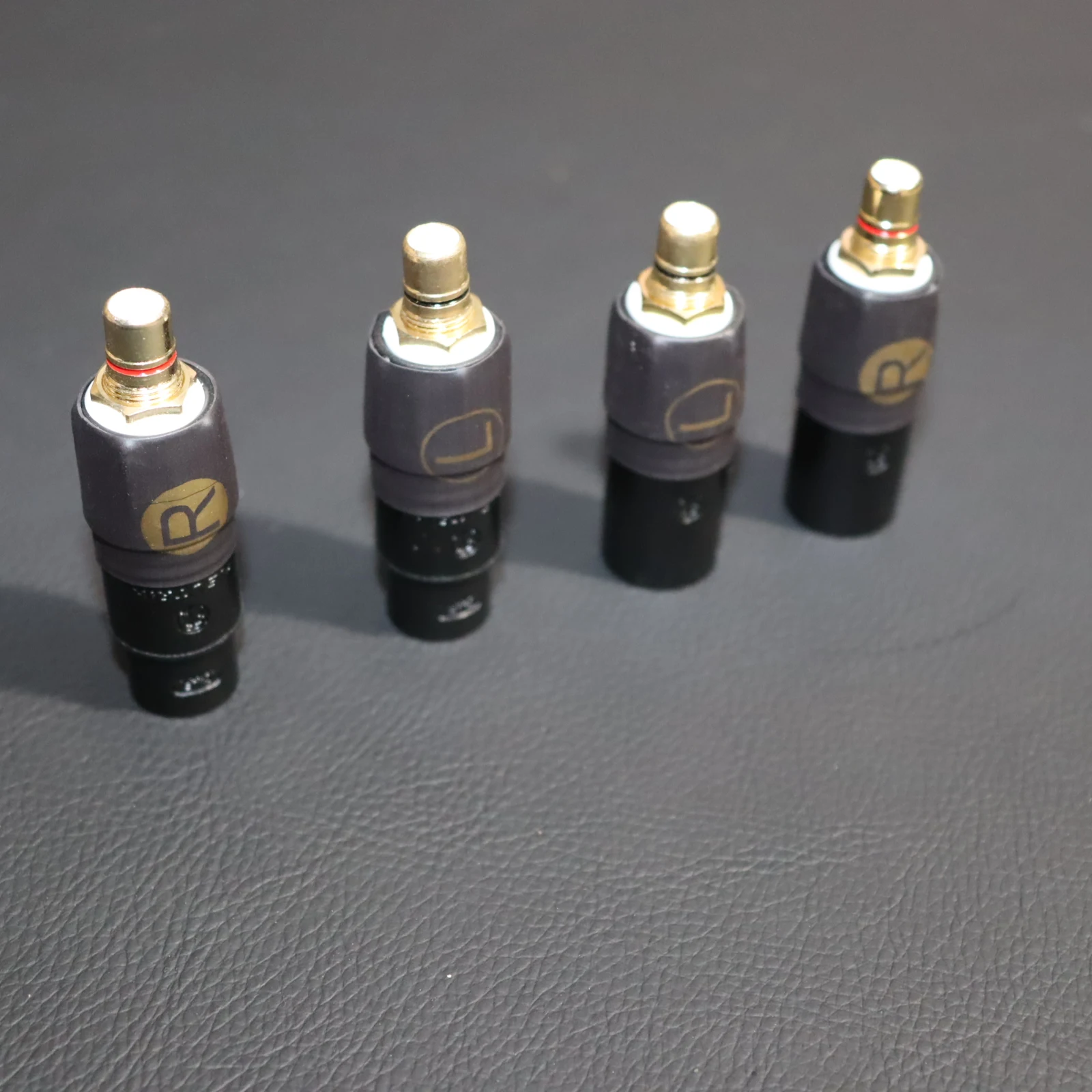 

1 Pair New High Quality Cardas gold plated XLR Female/Male to RCA Female HiFi Audio Adapter Connector balance to RCA Socket