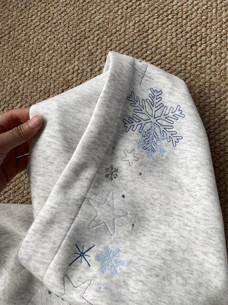 เสื้อฮู้ดปักลายเกล็ดหิมะ ผู้หญิง สไตล์ลำลอง ทรงหลวม ใส่ได้ทั้งฤดูใบไม้ผลิและฤดูใบไม้ร่วง รุ่นใหม่ สไตล์คู่รัก เสื้อคลุมสีขาว สวมใส่สบาย...