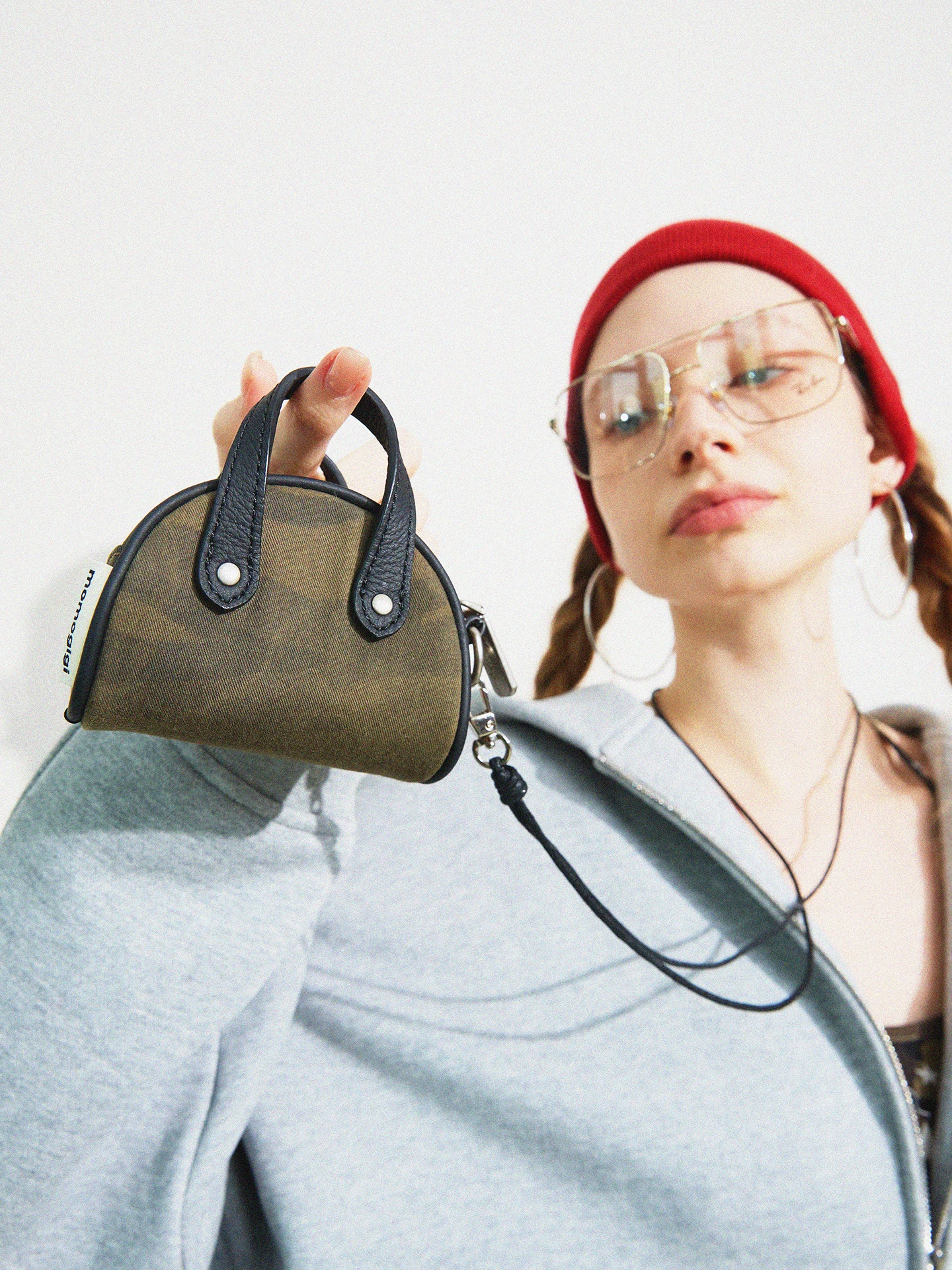 

Momogigi Green Wild Fairy Vintage Washed Camouflage Boston Hanging Neck Small Bag Headset Bag Shape Zipper Closure