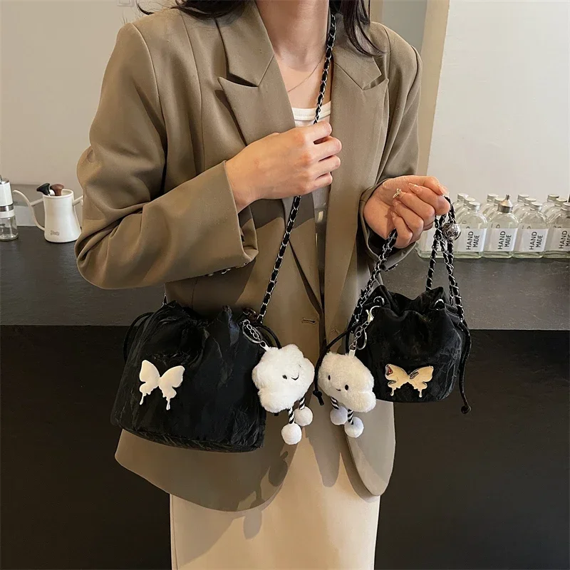 

Solid Color PU Bow String Crossbody Bags CHAINS Exquisite Ladies Bags 2025 Hot Sale Summer New Commuting Women's Handbag Black