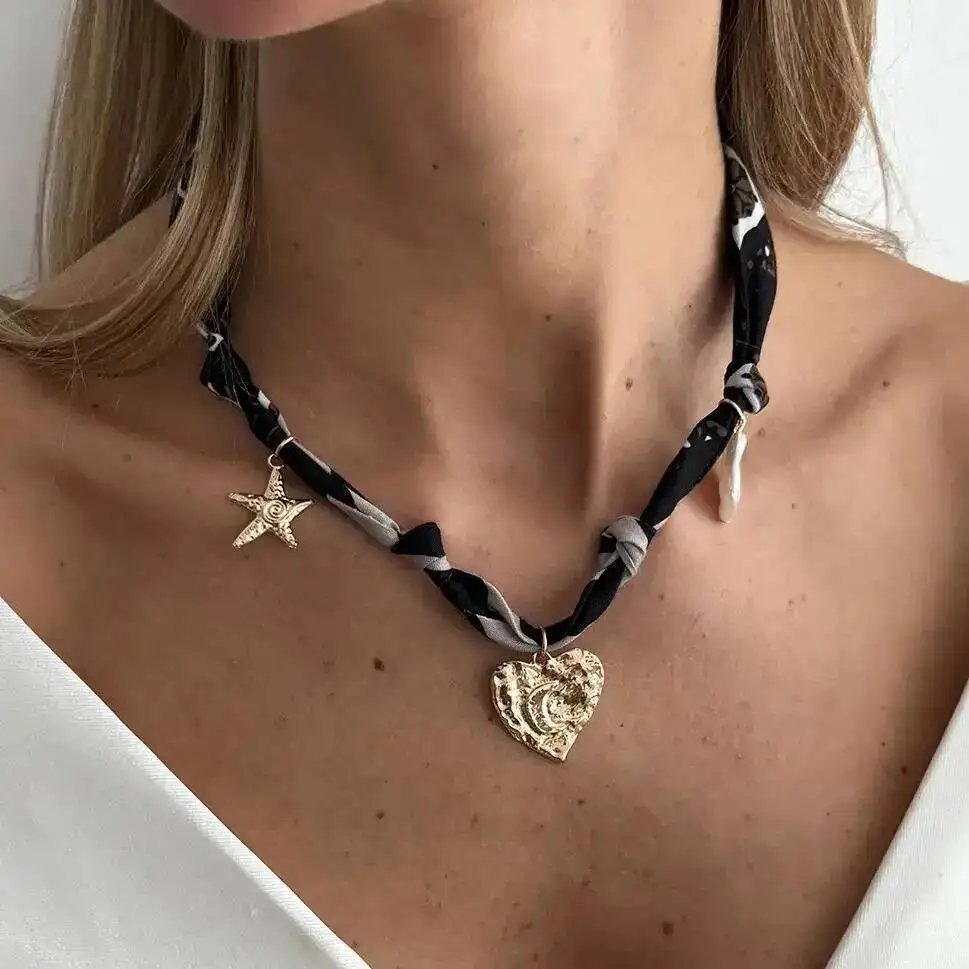 Vintage Leopard Flannel Rope Chain Choker Necklace Women Punk Love Heart Metal Pendant Choker Jewelry Female Gift