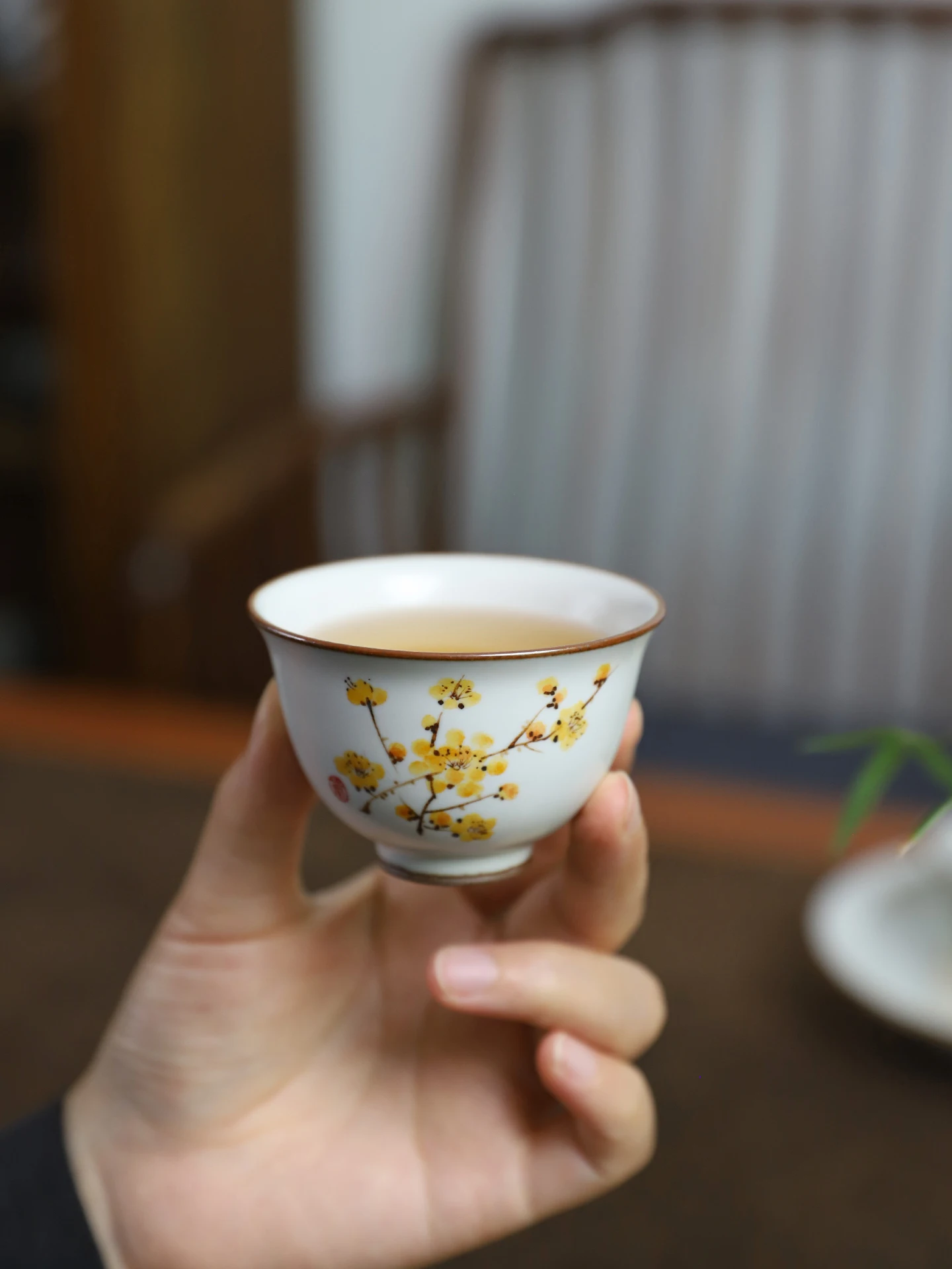 

Hand-Painted Cerc Tea Cup Artistic Refreing Gongfu Tea Set Jingdezhen Handmade Drinking Cup Vintage Chinese Sle
