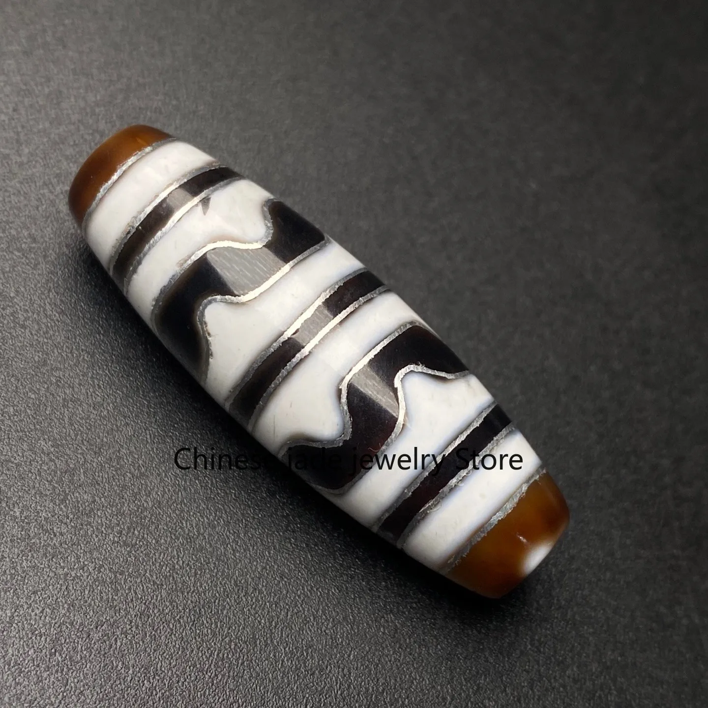Rare Tibetan Buddhism Agate Inlaid Silver Wire Tiger Tooth Dzi Bead Pendant G790