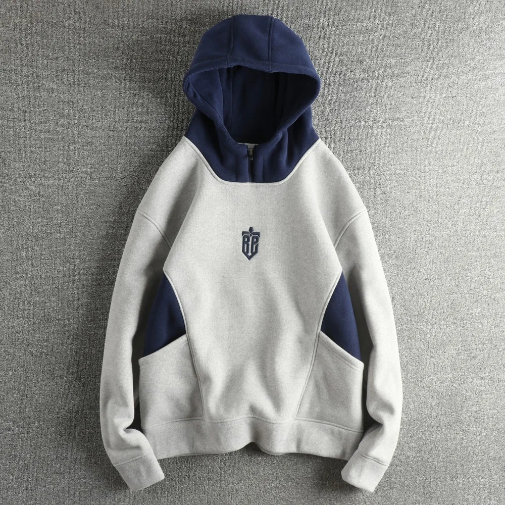 Męska bluza z kapturem z grubego, aksamitnego materiału, z prostymi haftowanymi literami, kontrastowymi przeszyciami, modna bluza z kapturem.