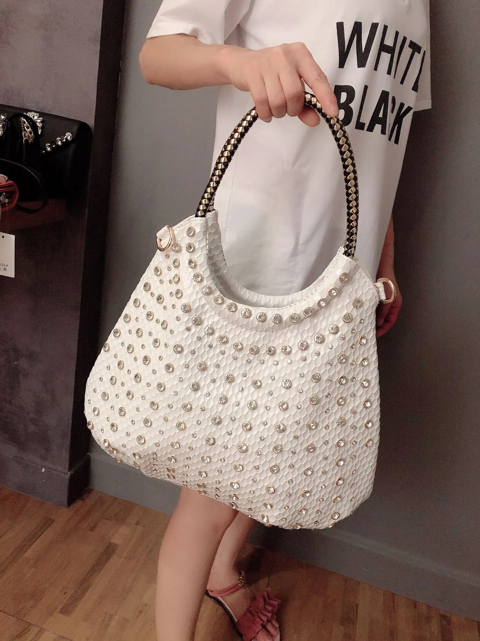 2024 new summer fashion diamond-studded single shoulder crossbody bag for women large capacity belt diamond bag