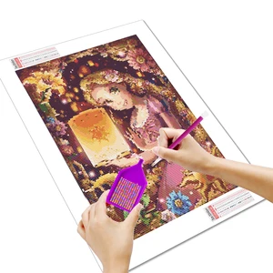 Disney Princess Diamond Painting, 5d, DIY, komplette runde Bohrer, langes goldenes Haar, körperbeteiligte Mosaik, Geschenk, Geschenk 12 Hauptverkaufsdekoration Goldwand - №9