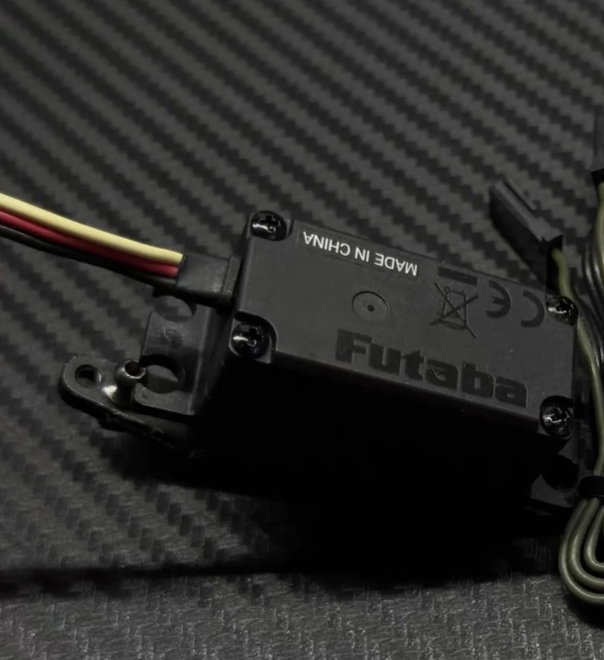 Pre-owned used Futaba BLS571SV 571SV Brushless S.Bus2 Programmable High Voltage Low Profile Servo 152.8 oz 11kg for RC car