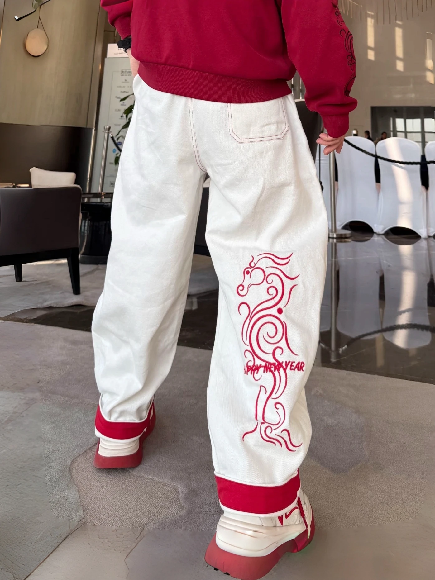 

Повседневные джинсы с вышивкой и широкими штанинами для мужчин: модные, универсальные, теплые, прямые брюки из полиэстера для зимы